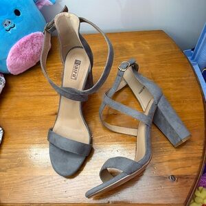 Grey idifu heels